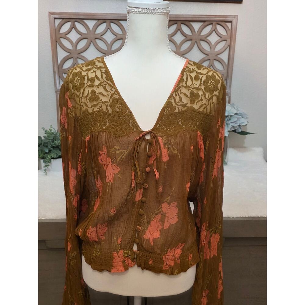 #473 - Free People Floral Lace Boho-Chic Blouse